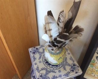 Pottery w feathers