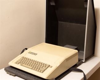 Vintage Apple IIe Computer