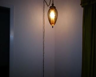 6.	Vintage crackle glass swag lamp with diffuser