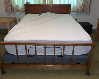 Custom Royal bedding mattress with adjustable frame