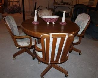 KELLER DINING TABLE W/4 CHAIRS & 1 LEAF
