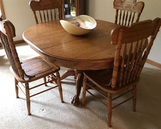 Oak dining table: 48" x 30"