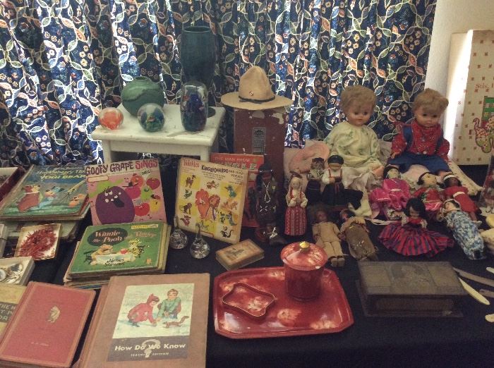 CHILDRENS BOOK,DOLLS, PAPERWEIGHTS