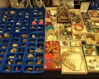 SO MUCH JEWELRY