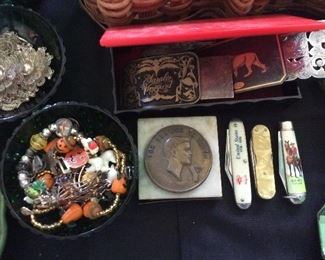 BELT BUCKLES, POCKET KNIVES