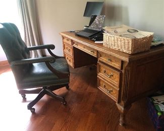 fine home executive oak desk and leather chair 