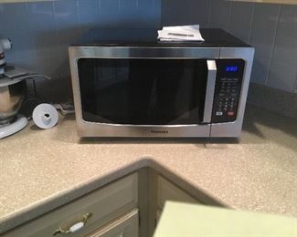 Ideal counter Toshiba microwave.