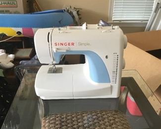 Excellent Singer “Simple” sewing machine. 