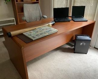 OFFICE DESK AND MATCHING PAIR OF BOOK CASES