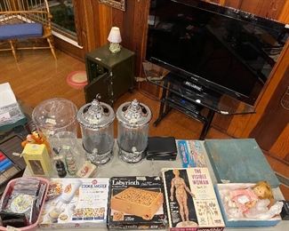 Vintage games, serving decanters and other novelties