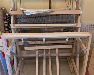 Harrisville Designs 22" Floor Loom