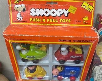 Snoopy Push N Pull Toys