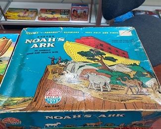 Auburn Noah's Ark Playset