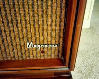 Record Player/Radio Magnovox" Record Player/Radio stereo outside label.