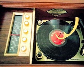 WOW...Record player actually WORKS!!!