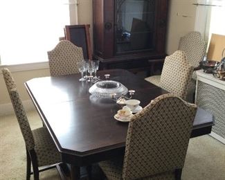 Jacobean walnut dining table with 2 leaves, pads and 6 chairs 1 arm and 5 sides