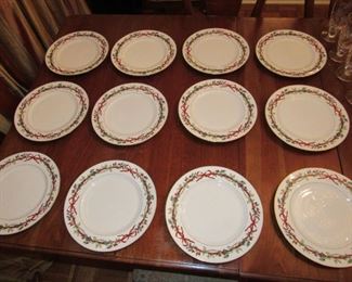 12 royal Worcester Holly Ribbons X-mas plates