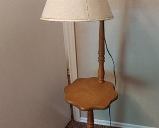 Cool spindle lamp/side table maple