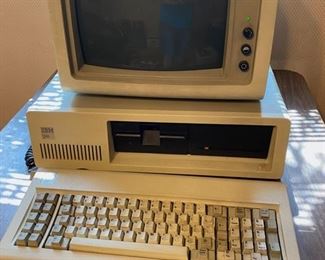 Working vintage IBM computer.