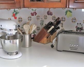 Small Kitchen Appliances, Kitchen Aide, Toaster and more