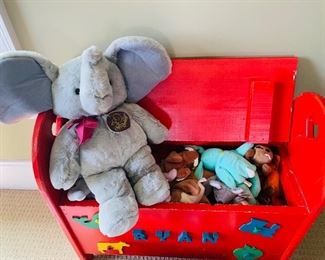 Stuffed Animals, Toy Chest