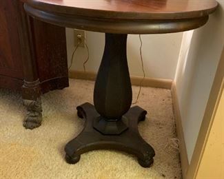 #8	Round Pedistal Table w/Base Painted Black Painted Base  29Round x 29	 $75.00 
