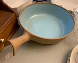 #185	Cinnamon Sky Blue Pottery Skillet w/lid - Made in USA	 $50.00 
