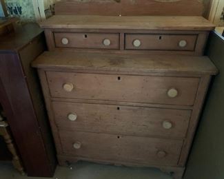 #241	5 drawer Chest of Drawers (as is finish) w/dove-tailed drawers  39x20x49T	 $75.00 
