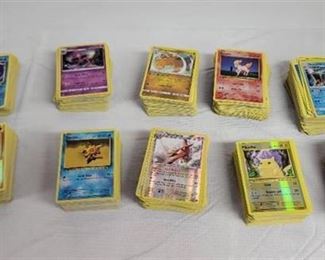 Huge lot of various Pokemon cards 900+ cards!!
