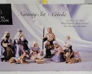 Royal Doulton nativity set. 10pc.