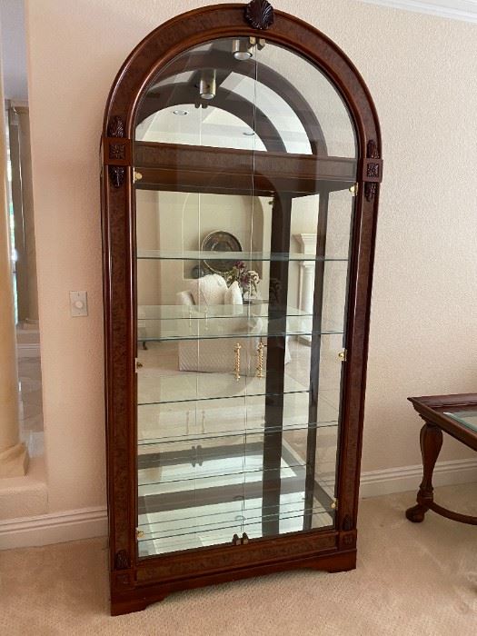 Beautiful display cabinet by Howard Miller