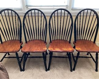 4 Windsor side chairs