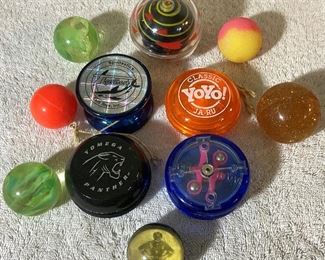 Lot Yo-Yos and Rubber Balls