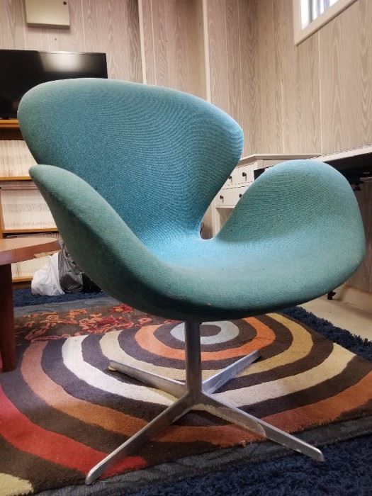 Arne Jacobsen Swan Chair