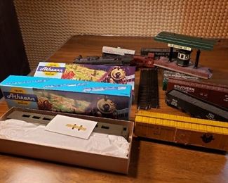 HO size train and accessories 