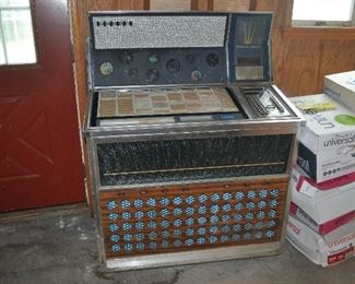 Vintage juke box. Works, needs tune up