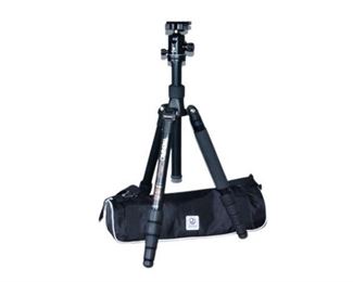 24. BENRO A2692T Tripod and Carrying Case