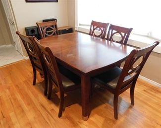 Ethan Allen Dining Suite With China Cabinet