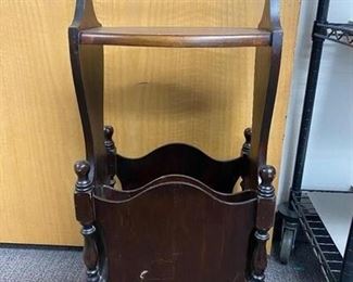 Vintage Magazine Newspaper Rack Holder Table