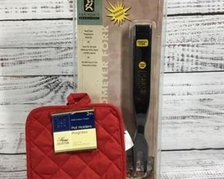 Thermometer Fork and 2 pack of Pot Holders