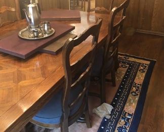 Vintage Dining table w/6 chairs 83” X 44” also has 2 extensions