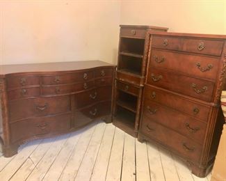 matching set 2 vintage dressers & 2 nightstands