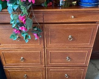 7-drawer Dresser