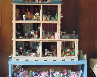 Playmobile Victorian Mansion sold with Figures
