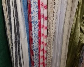 Tablecloths and linens