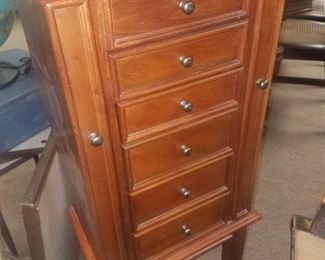 Jewelry cabinet