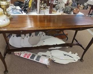 Sofa table with cool legs!!