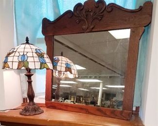 Stained glass table lamp