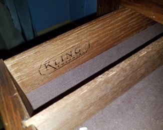 Kling Colonial dining room set