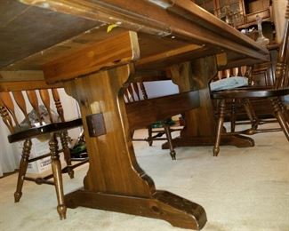 Kling Colonial dining room set